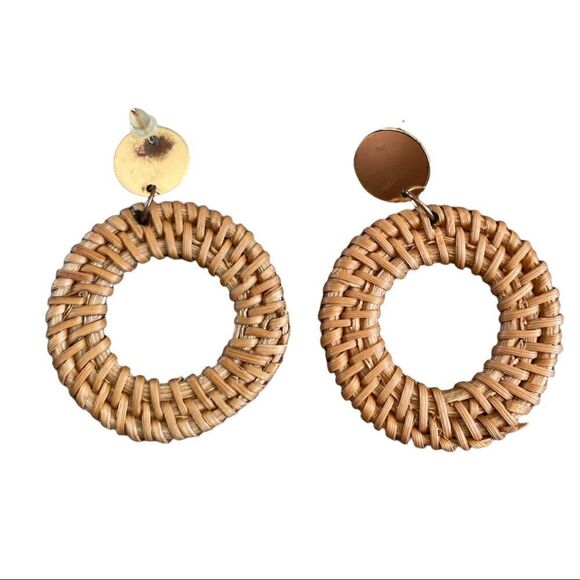 Rattan Wicker and Gold Tone Round Dangle Earring’s - Picture 3 of 3